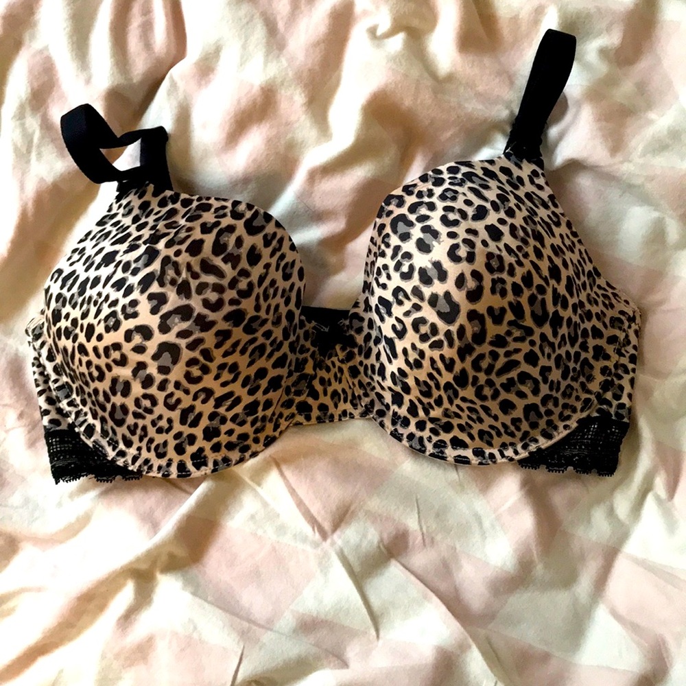 Unworn cheetah print t-shirt bra